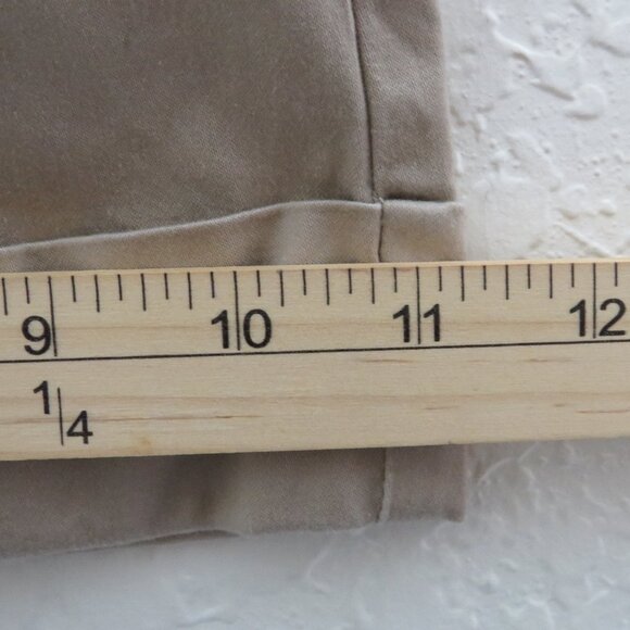 New York & Company* Women's 2" Belt Loop Multipocketed Khaki Chino Shorts~Size 2 - Picture 8 of 10